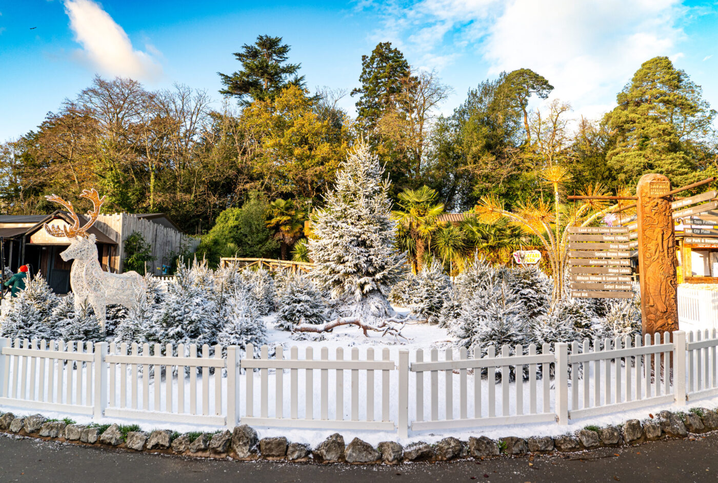 Outdoor dressed artificial snow