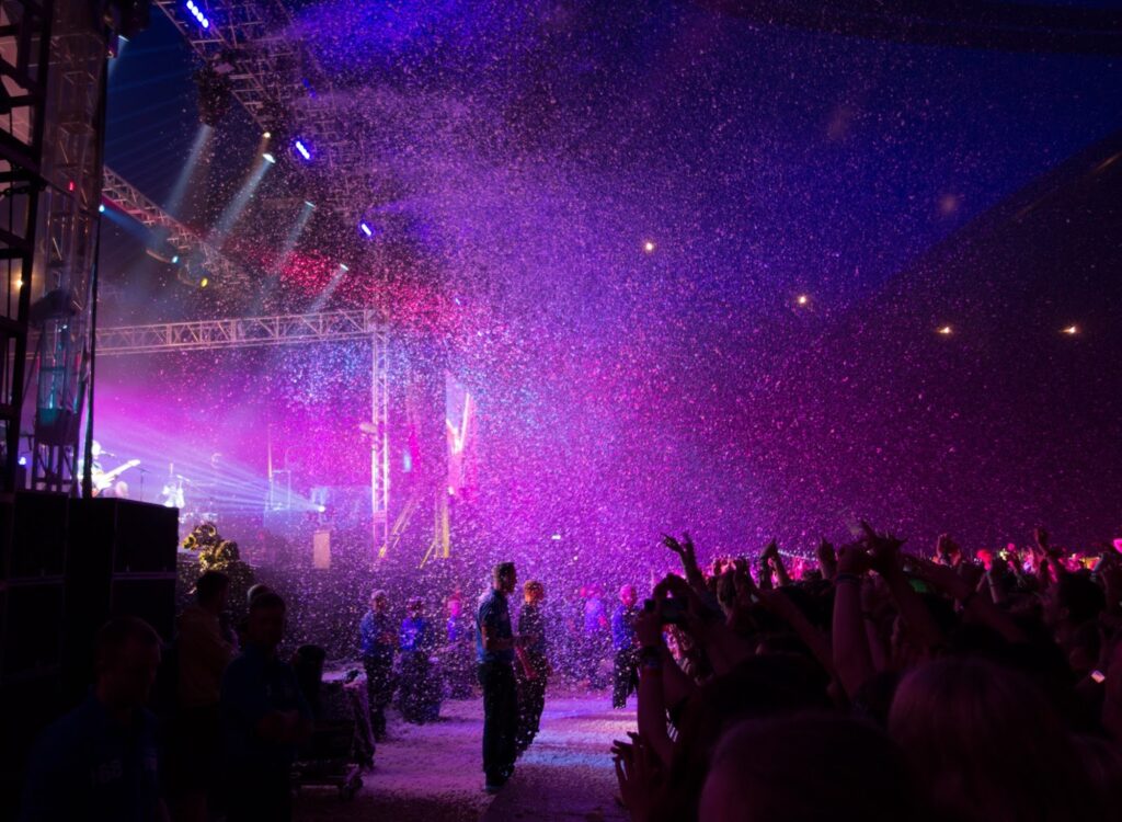 FX Live falling snow effects at Alt-J live music event